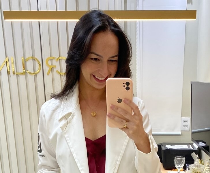 Dra. Cibelle Roseira