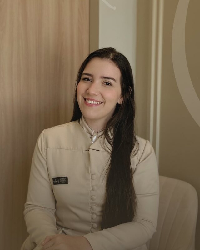 Dra. Emanuele Fernandes